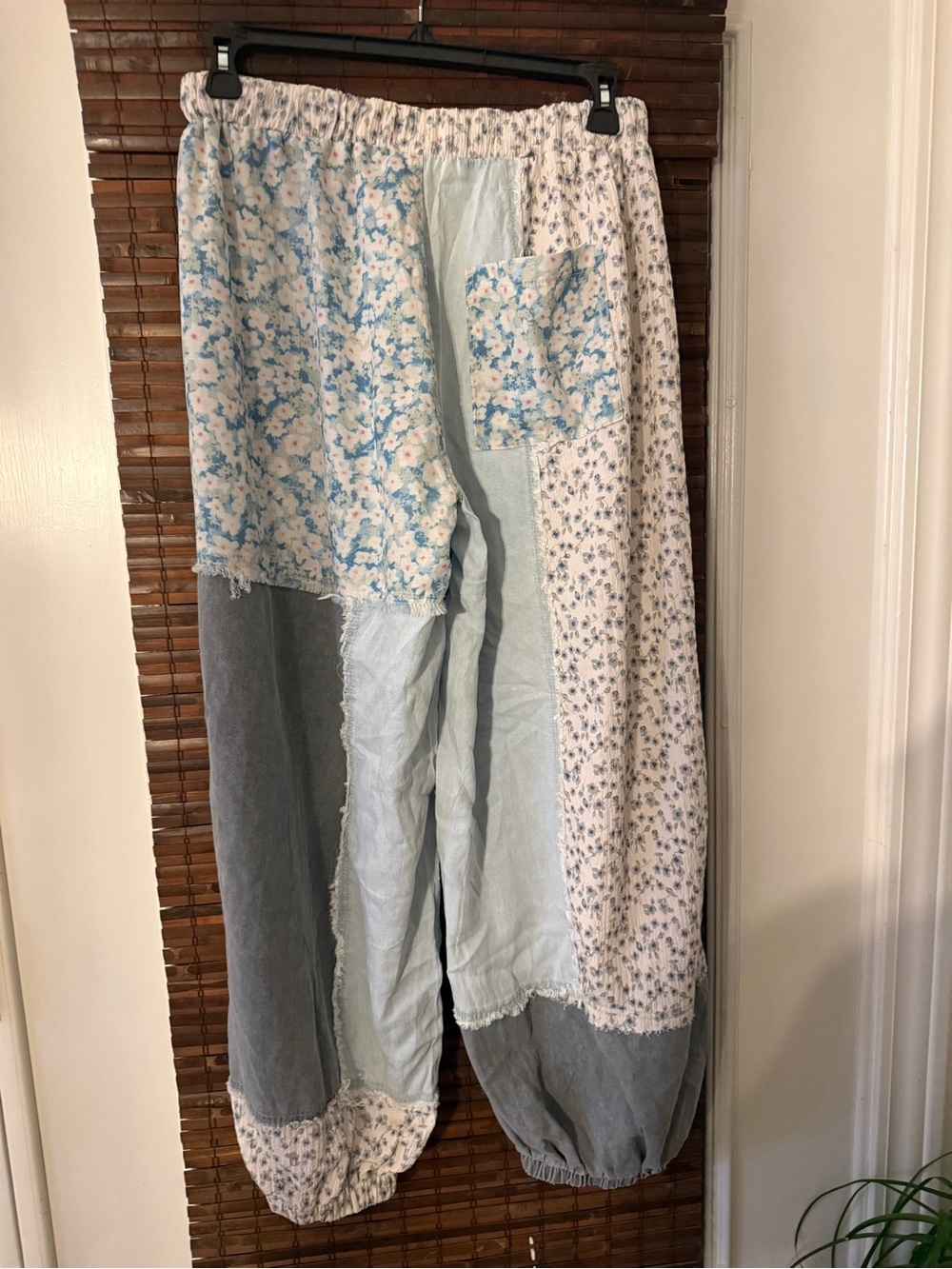 POL Earthbound Patchwork Jogger Pants, blue colorway, floral, sz L, like new! - Picture 8 of 12